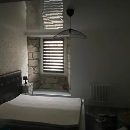 דירה T2 Terrasse Vue Sur Piscine Larche (Correze)