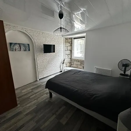 Le Havre De Paix Vue Sur Piscine Апартаменты Larche (Correze)